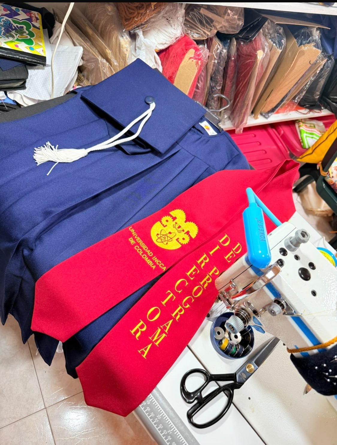 Confección de uniformes universitarios Master Express